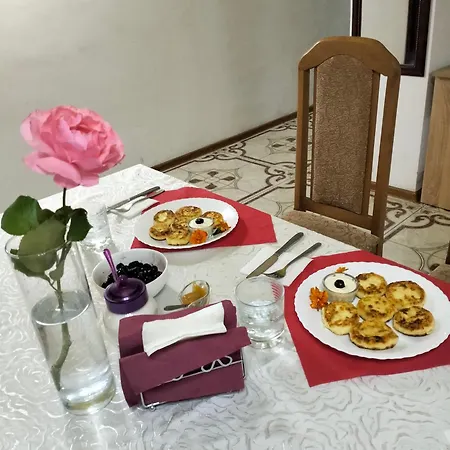 сади єви Hotel *